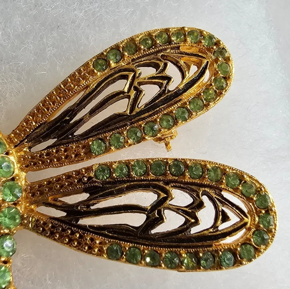 Vintage dragonfly brooch green rhinestones gold tone pin insect bug damselfly